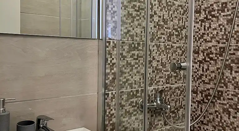 1-Zimmer-Ferienwohnung am Strand Potocnica, Pag (A-222-e)