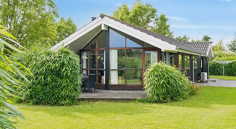 Velindrettet sommerhus ved Skovmose på Als