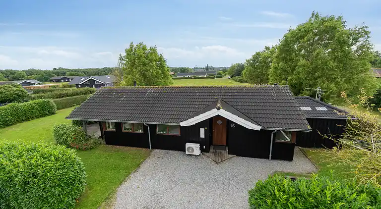 Velindrettet sommerhus ved Skovmose på Als