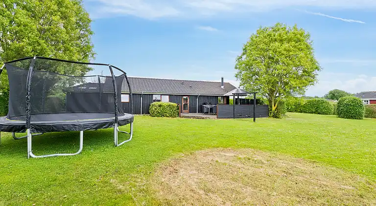 Velindrettet sommerhus ved Skovmose på Als