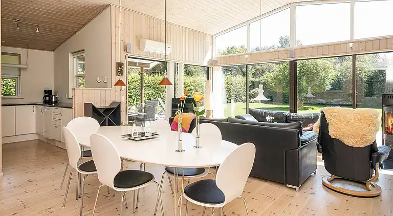 Sommerhus ved Fjellerup Strand