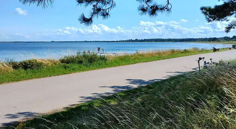 Hyggelig Ferieoase for To 600 m fra strand