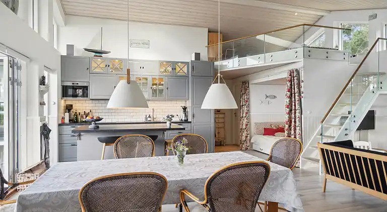 Fantastisk sommerhus med havudsigt 