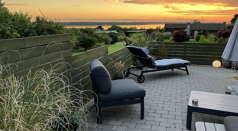Hyggeligt sommerhus med fantastisk udsigt!