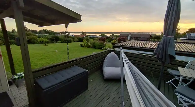 Hyggeligt sommerhus med fantastisk udsigt!