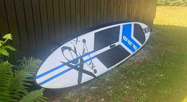 Idyllisk træsommerhus tæt på by, strand og skov