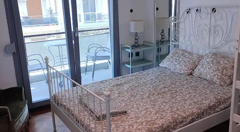 Seafront Apartment With Sea View YR11