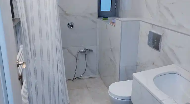 Seafront Apartment With Sea View YR11