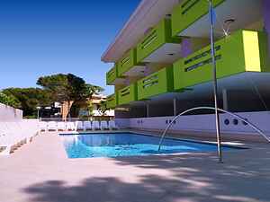 A holiday at the center of emotion-Beahost