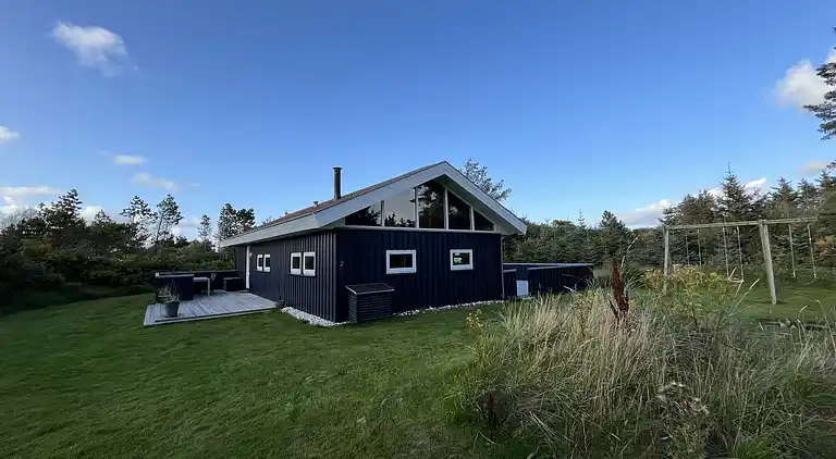 Dejligt  sommerhus tæt på stranden