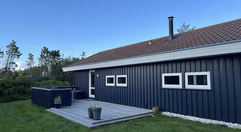 Dejligt  sommerhus tæt på stranden