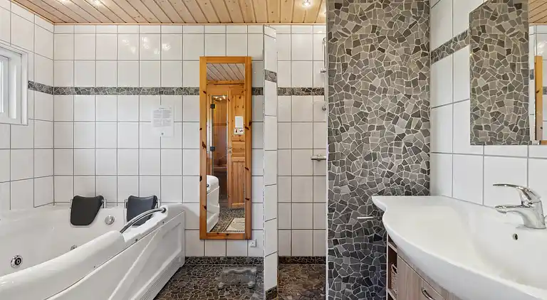 Dejligt sommerhus med kig til Limfjorden