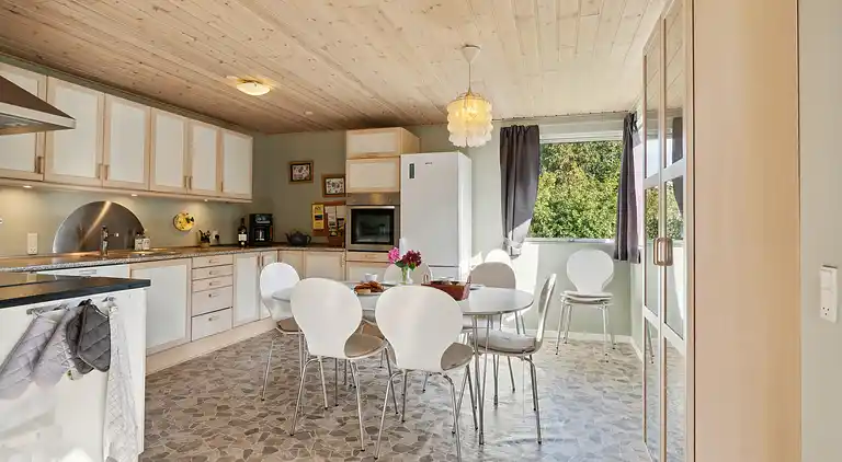 Dejligt sommerhus med kig til Limfjorden
