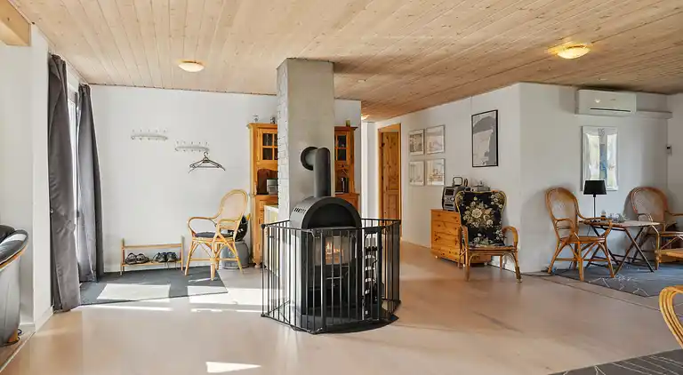 Dejligt sommerhus med kig til Limfjorden