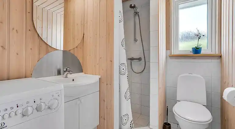 Stort familiehus med smuk udsigt over Venø bugt