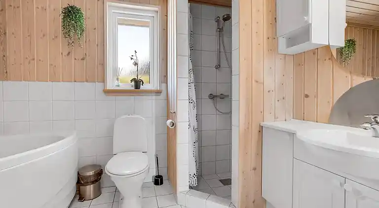 Stort familiehus med smuk udsigt over Venø bugt