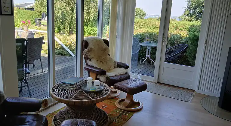 Sommerhusidyl nær vandet med plads til familien