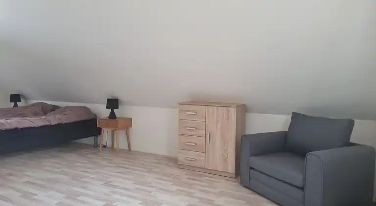 Nyd dette charmerende byhus tæt på vandet