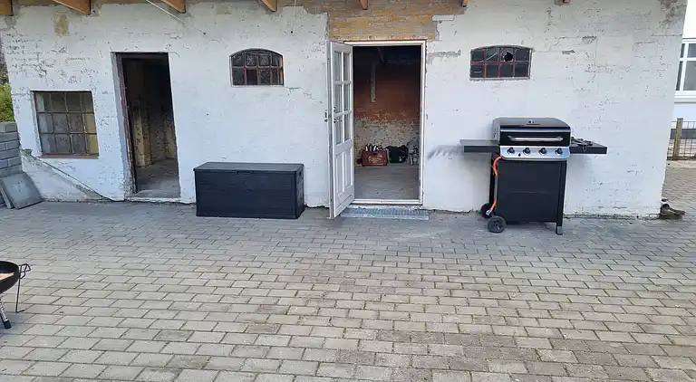 Nyd dette charmerende byhus tæt på vandet