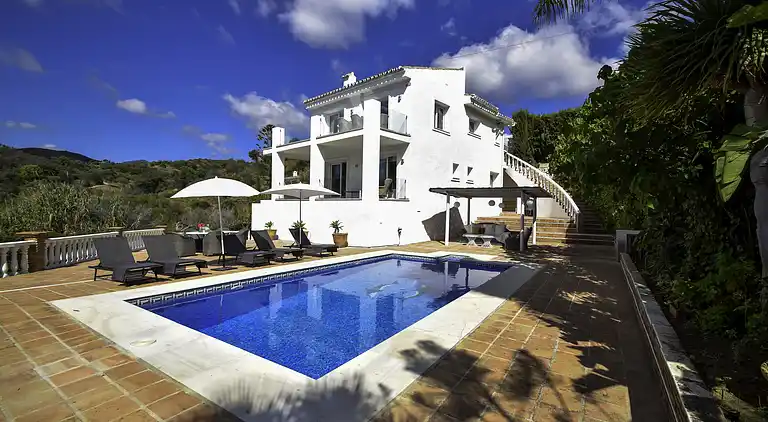 Villa exquise près plage. Pisc. chaufee*