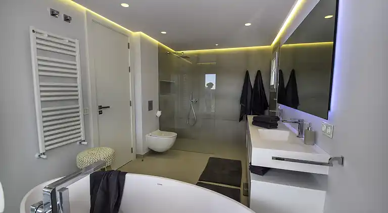 Villa exquise près plage. Pisc. chaufee*