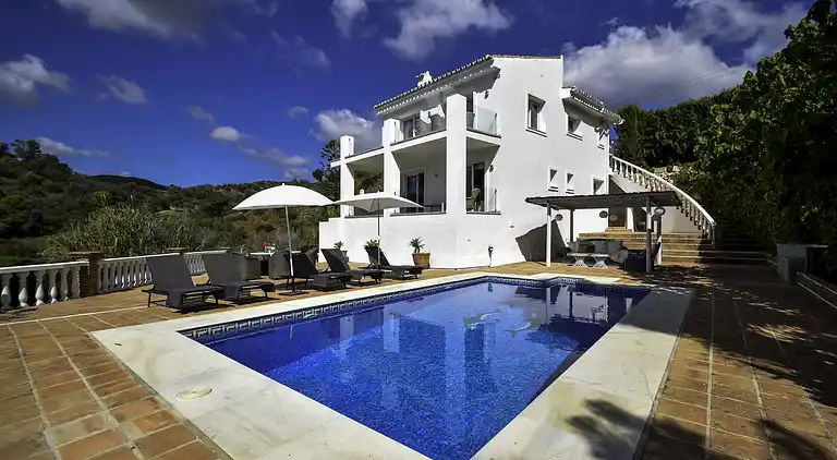 Villa exquise près plage. Pisc. chaufee*