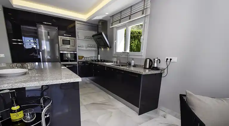 Villa exquise près plage. Pisc. chaufee*