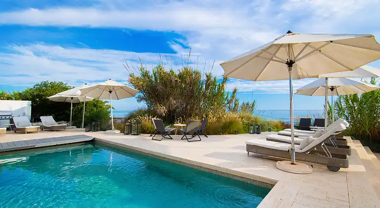 BREATH TAKING FRONT LINE BEACH VILLA