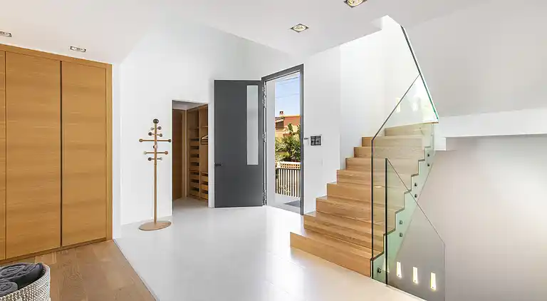 BREATH TAKING FRONT LINE BEACH VILLA