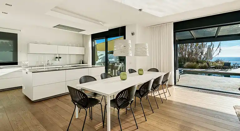 BREATH TAKING FRONT LINE BEACH VILLA