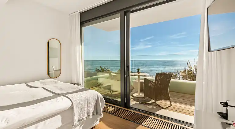 BREATH TAKING FRONT LINE BEACH VILLA