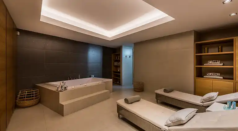 BREATH TAKING FRONT LINE BEACH VILLA