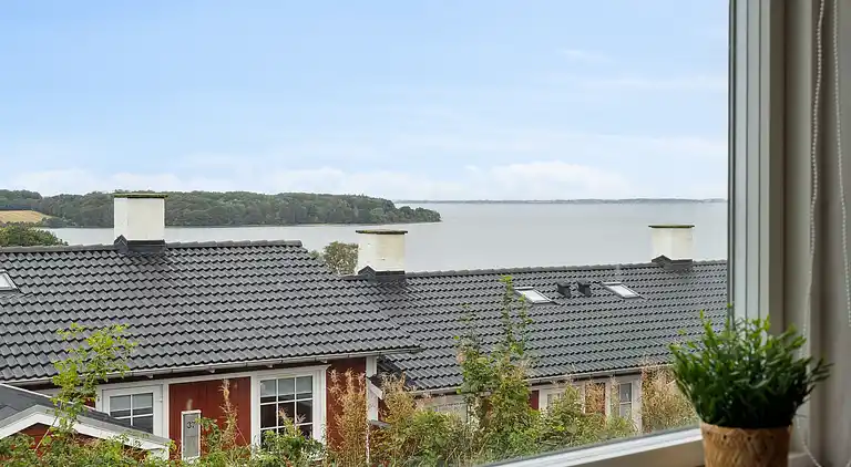 Dejligt nybygget sommerhus tæt på havet