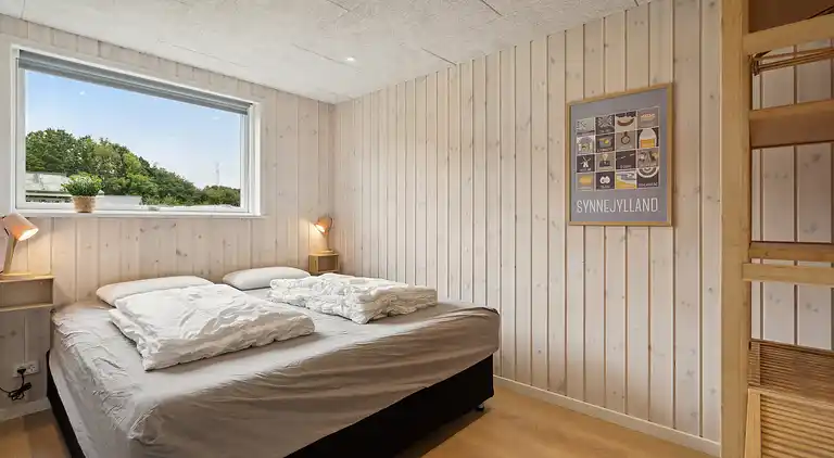 Dejligt nybygget sommerhus tæt på havet