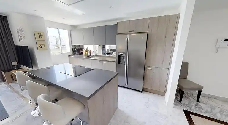 MODERNE LEJLIGHED NÆR PUERTO BANUS