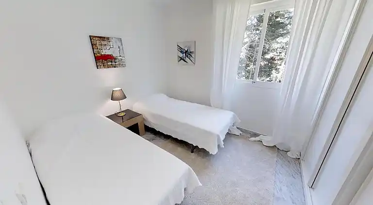 MODERNE LEJLIGHED NÆR PUERTO BANUS