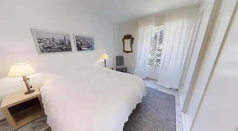 MODERNE LEJLIGHED NÆR PUERTO BANUS