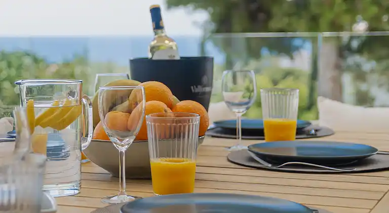 20944 - VIDUNDERLIG VILLA NÆR STRANDEN