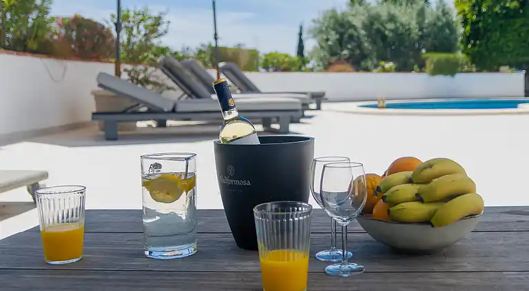 20944 - VIDUNDERLIG VILLA NÆR STRANDEN