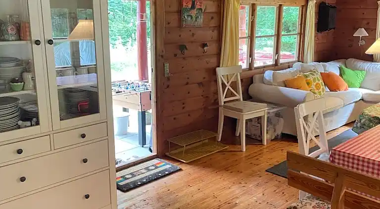 Charmantes, älteres Ferienhaus in der Natur