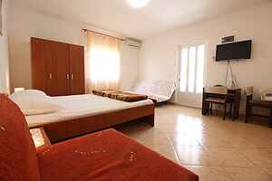 Studio flat near beach Metajna, Pag (AS-6486-a)