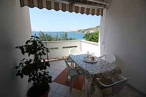 One bedroom apartment near beach Metajna, Pag (A-6486-e)