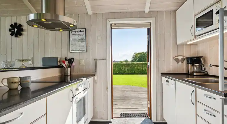 Velindrettet sommerhus ved Skovmose på Als