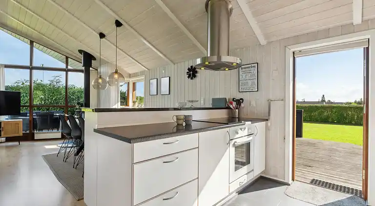 Velindrettet sommerhus ved Skovmose på Als