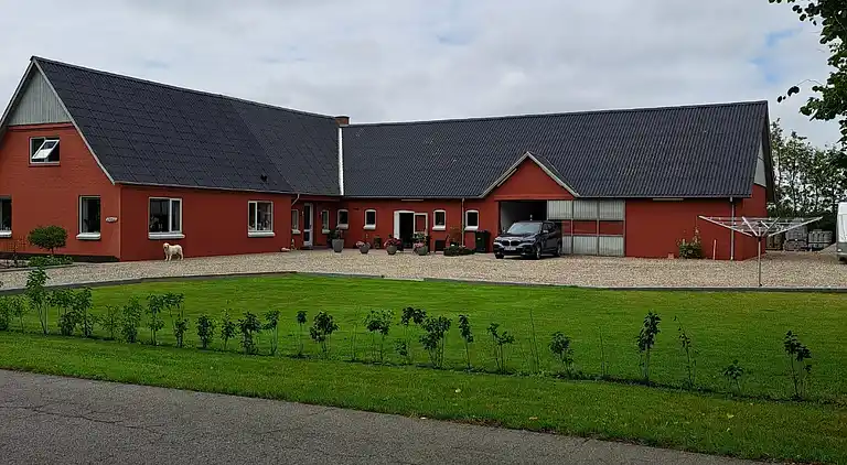 Idyllisk landlejlighed med alt forbrug inkluderet