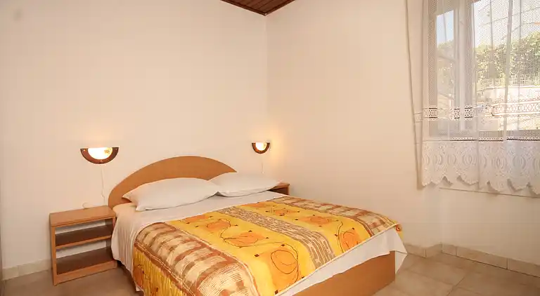 1-Zimmer-Ferienwohnung am Strand Rukavac, Vis (A-1154-a)