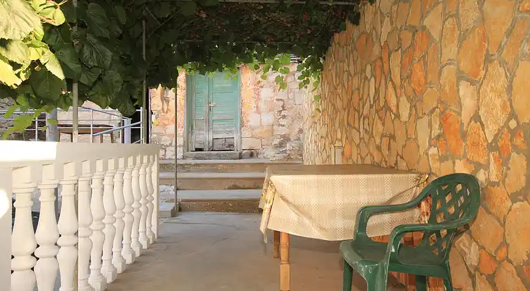 1-Zimmer-Ferienwohnung am Strand Rukavac, Vis (A-1154-a)