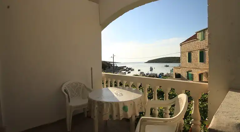 1-Zimmer-Ferienwohnung am Strand Rukavac, Vis (A-1154-a)