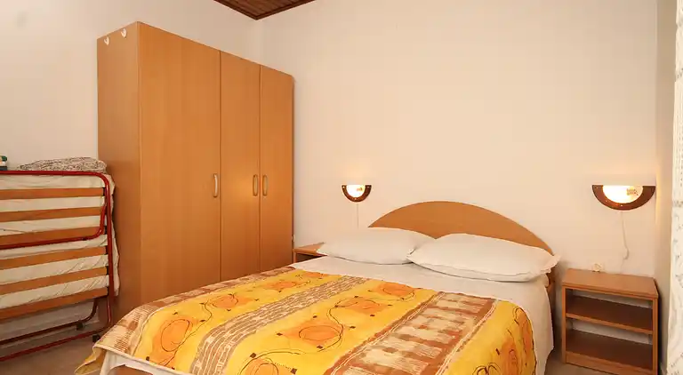 1-Zimmer-Ferienwohnung am Strand Rukavac, Vis (A-1154-a)