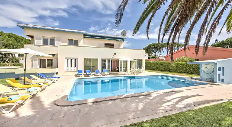 Große Villa mit privatem Pool, in der Nähe von